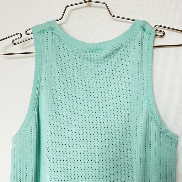 Lululemon Train To Be Tank Top Size 6 Wild Mint Green Relaxed Fit Waist Length - Picture 6 of 11